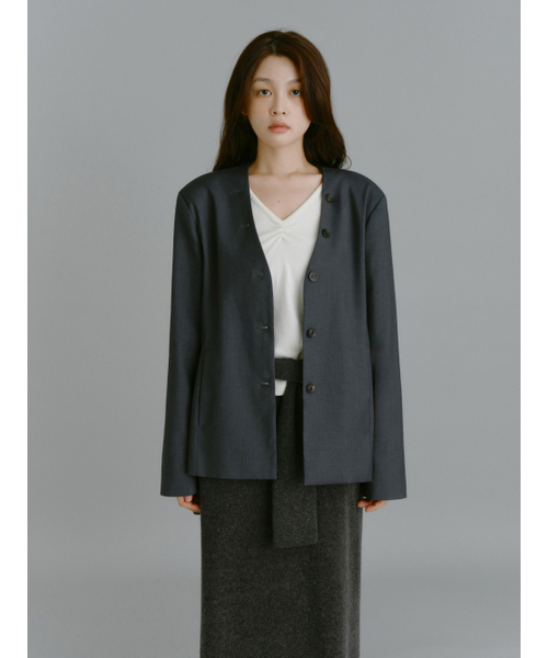 Yuje（ユジェ）の「SHIRRING V NECK TOP (3color,2size)（Tシャツ/カットソー・レディース・チャコールグレー/ダークブラウン/アイボリー・SMALL/MEDIUM）」の18枚目の写真