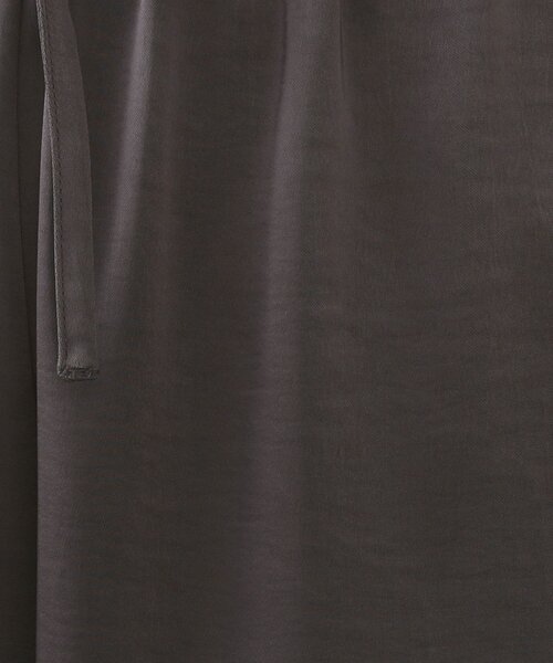 OPAQUE.CLIP(オペークドットクリップ)の「サテンイージーワイドパンツ【洗濯機OK】(その他パンツ・レディース・アイボリー/チャコールグレー・42/40/38)」の10枚目の写真