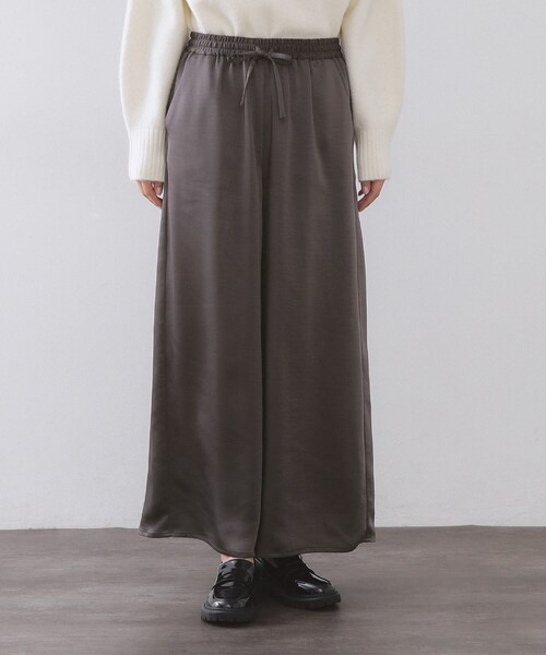 OPAQUE.CLIP(オペークドットクリップ)の「サテンイージーワイドパンツ【洗濯機OK】(その他パンツ・レディース・アイボリー/チャコールグレー・42/40/38)」の11枚目の写真