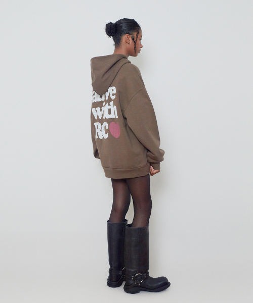 Retriever Club（レトリーバークラブ）の「ALIVE HOODIE [BROWN]（パーカー・レディース・その他・M/L/XL）」の4枚目の写真