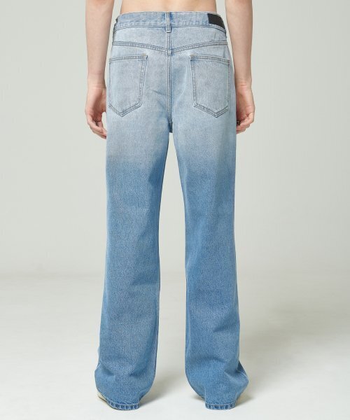 ATTENTIONROW（アテンションロー）の「グラデーションワイドデニムパンツ(ブルー)（デニムパンツ・メンズ・その他・2）」の3枚目の写真