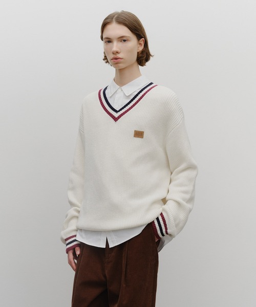 MARITHE + FRANCOIS GIRBAUD(マリテフランソワジルボー)の「V NECK KNIT PULLOVER(ニット/セーター・レディース・アイボリー/ネイビー系・MEDIUM/SMALL)」の2枚目の写真