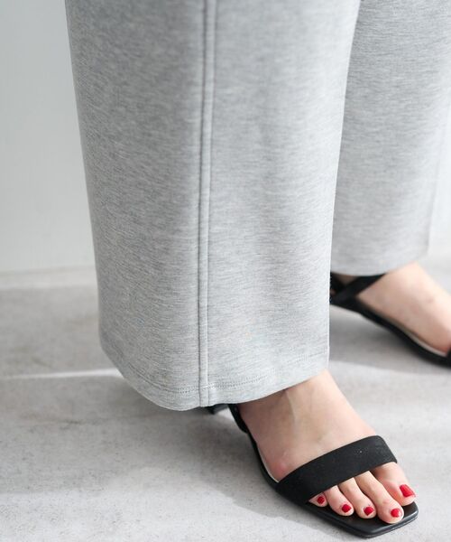 YECCA VECCA（イェッカヴェッカ）の「スウェットライクイージーパンツ（その他パンツ・レディース・グレー/ブラック・FREE）」の21枚目の写真
