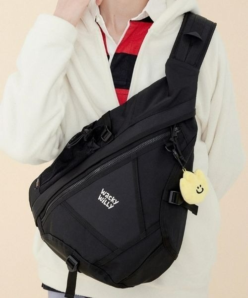 Wacky WiLLy（ワッキーウィリー）の「[26SS] CAVE SLINGBACK（メッセンジャーバッグ・メンズ・ブラック・FREE）」の2枚目の写真