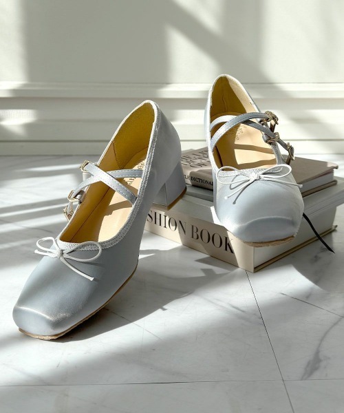 an another angelus（アンアナザーアンジェラス）の「クロスストラップサテンバレエパンプス/fint フィント（パンプス・レディース・ブルーグレー/ブラック・S/L/M）」の2枚目の写真