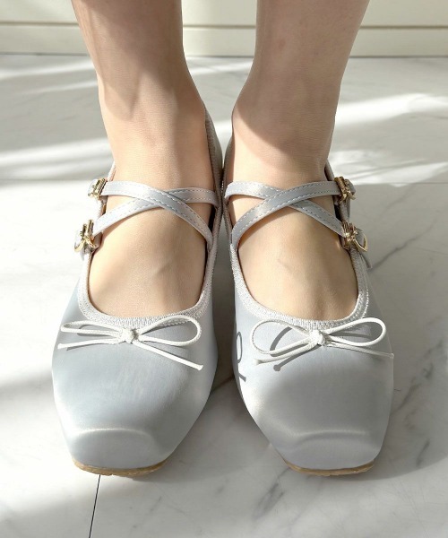 an another angelus（アンアナザーアンジェラス）の「クロスストラップサテンバレエパンプス/fint フィント（パンプス・レディース・ブルーグレー/ブラック・S/L/M）」の4枚目の写真