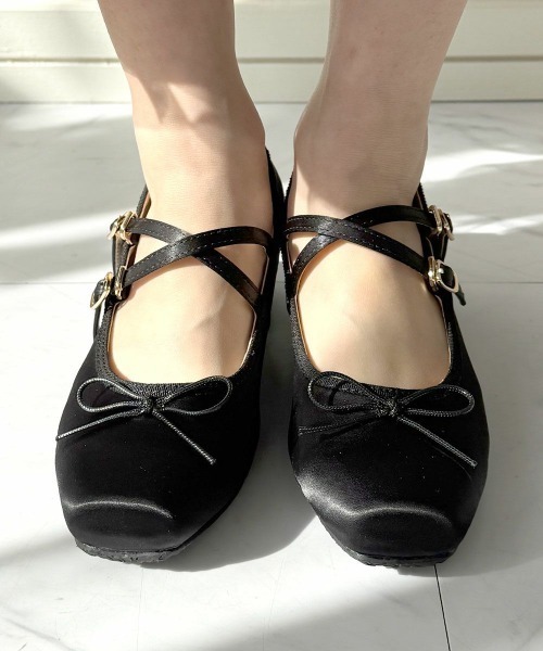 an another angelus（アンアナザーアンジェラス）の「クロスストラップサテンバレエパンプス/fint フィント（パンプス・レディース・ブルーグレー/ブラック・S/L/M）」の6枚目の写真