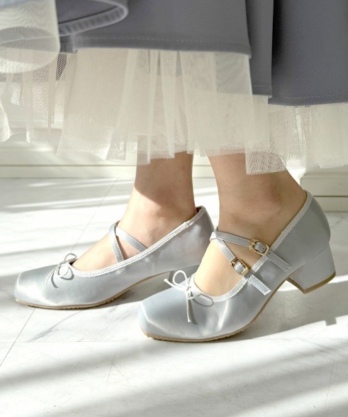 an another angelus（アンアナザーアンジェラス）の「クロスストラップサテンバレエパンプス/fint フィント（パンプス・レディース・ブルーグレー/ブラック・S/L/M）」の5枚目の写真