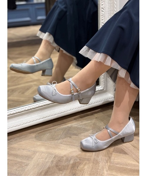 an another angelus（アンアナザーアンジェラス）の「クロスストラップサテンバレエパンプス/fint フィント（パンプス・レディース・ブルーグレー/ブラック・S/L/M）」の17枚目の写真