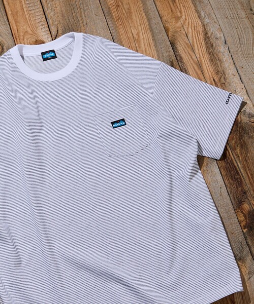 FREAK'S STORE(フリークスストア)の「限定展開 KAVU×FREAK'S STORE カブー 別注 STORATECH ワンポイント刺繍 クルーネック ポケットTシャツ(Tシャツ/カットソー・メンズ・ホワイト/ブラック/ホワイト系その他/グレイッシュベージュ/ネイビー/ブラック系その他・LARGE/MEDIUM/SMALL)」の2枚目の写真