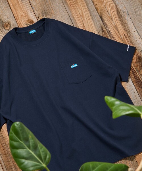 FREAK'S STORE(フリークスストア)の「限定展開 KAVU×FREAK'S STORE カブー 別注 STORATECH ワンポイント刺繍 クルーネック ポケットTシャツ(Tシャツ/カットソー・メンズ・ホワイト/ブラック/ホワイト系その他/グレイッシュベージュ/ネイビー/ブラック系その他・LARGE/MEDIUM/SMALL)」の6枚目の写真