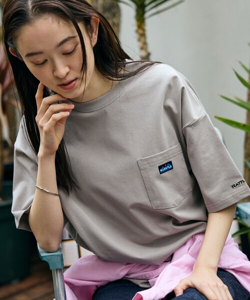 FREAK'S STORE(フリークスストア)の「限定展開 KAVU×FREAK'S STORE カブー 別注 STORATECH ワンポイント刺繍 クルーネック ポケットTシャツ(Tシャツ/カットソー・メンズ・ホワイト/ブラック/ホワイト系その他/グレイッシュベージュ/ネイビー/ブラック系その他・LARGE/MEDIUM/SMALL)」の5枚目の写真
