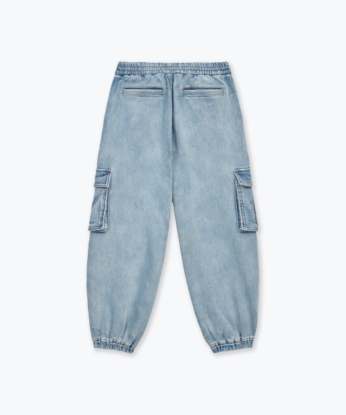 MUSINSA STANDARD KIDS（ムシンサスタンダードキッズ）の「ジャージデニムカーゴジョガーパンツ[ライトインディゴ]（デニムパンツ・レディース・その他・150/140/130/120/110/160）」の4枚目の写真