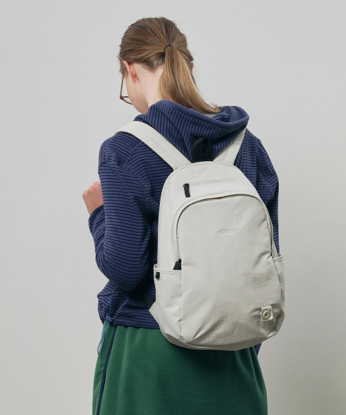 ALAVAGUE（アラバグ）の「ホヌバッグ M - 5カラー（バックパック/リュック・レディース・ピンクベージュ/ミント/オリーブ/ベージュ/ブラック・FREE）」の9枚目の写真