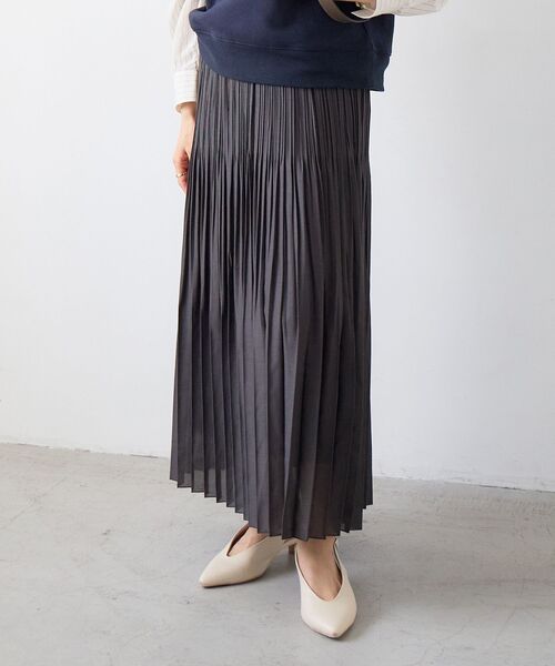 le.coeur blanc（ルクールブラン）の「麻混シアーランダムプリーツスカート（スカート・レディース・チャコールグレー/パープル・38）」の22枚目の写真