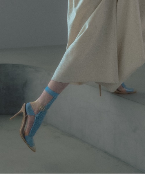 FAKUI(ファクイ)の「GLITTER FRINGE SEE-THROUGH SOCKS / ラメフリンジシースルーソックス(ソックス/靴下・レディース・ゴールド/シルバー/ブルー・22.0~24.0cm)」の3枚目の写真