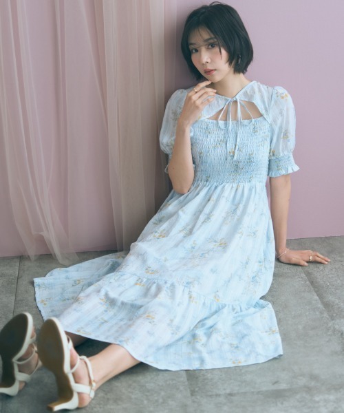 marun(マルン)の「<大きいサイズ>ボレロ風フラワープリントワンピース marun(ワンピース・レディース・ブラック系/ブルー系・L/LL/3L/5L/4L)」の18枚目の写真