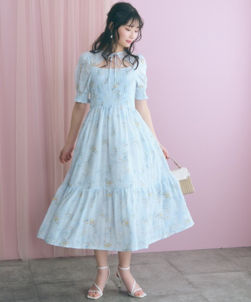 marun(マルン)の「<大きいサイズ>ボレロ風フラワープリントワンピース marun(ワンピース・レディース・ブラック系/ブルー系・L/LL/3L/5L/4L)」の3枚目の写真