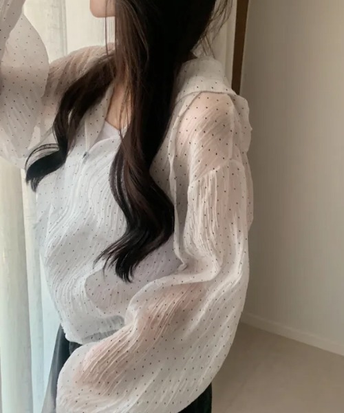 Aelina(エリナ)の「フード付きドット柄日焼け対策羽織ジャケット(その他アウター・レディース・ホワイト/ブルー/ライトベージュ・FREE)」の1枚目の写真
