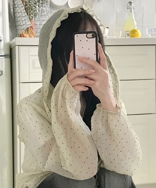 Aelina(エリナ)の「フード付きドット柄日焼け対策羽織ジャケット(その他アウター・レディース・ホワイト/ブルー/ライトベージュ・FREE)」の11枚目の写真