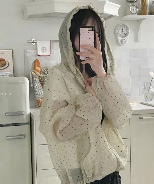 Aelina(エリナ)の「フード付きドット柄日焼け対策羽織ジャケット(その他アウター・レディース・ホワイト/ブルー/ライトベージュ・FREE)」の14枚目の写真