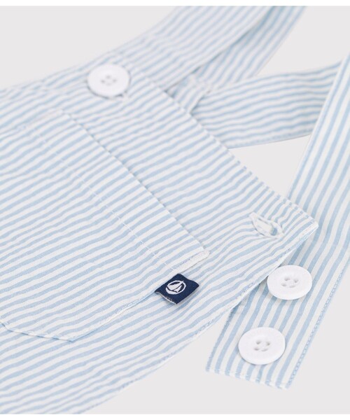 PETIT BATEAU(プチバトー)の「シアサッカーショートサロペット(サロペット/オーバーオール・キッズ・ホワイト×ブルー・36MONTH/24MONTH/12MONTH)」の7枚目の写真