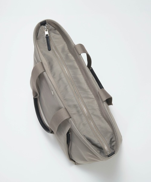 Breath TOPKAPI(ブレストプカピ)の「【Breath TOPKAPI】SLANT スラント ナイロン ユーティリティ トートバッグ A4 / 軽量(トートバッグ・レディース・ブラック/グレー/ブラウン・FREE)」の16枚目の写真