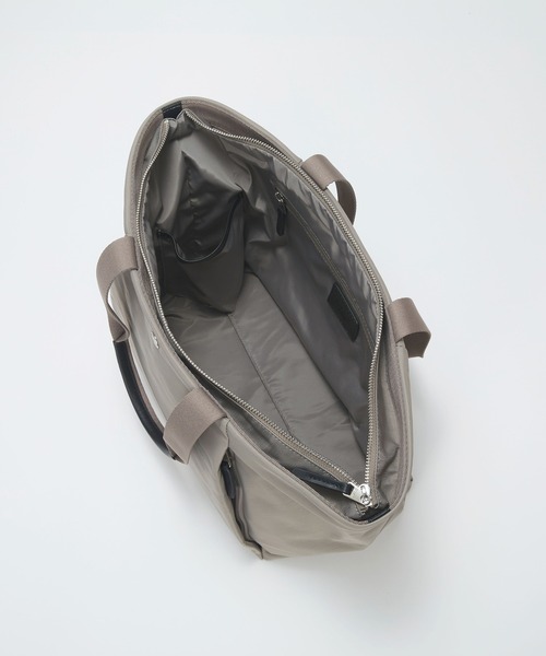 Breath TOPKAPI(ブレストプカピ)の「【Breath TOPKAPI】SLANT スラント ナイロン ユーティリティ トートバッグ A4 / 軽量(トートバッグ・レディース・ブラック/グレー/ブラウン・FREE)」の17枚目の写真