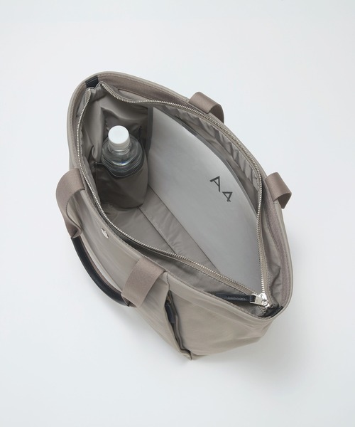 Breath TOPKAPI(ブレストプカピ)の「【Breath TOPKAPI】SLANT スラント ナイロン ユーティリティ トートバッグ A4 / 軽量(トートバッグ・レディース・ブラック/グレー/ブラウン・FREE)」の18枚目の写真