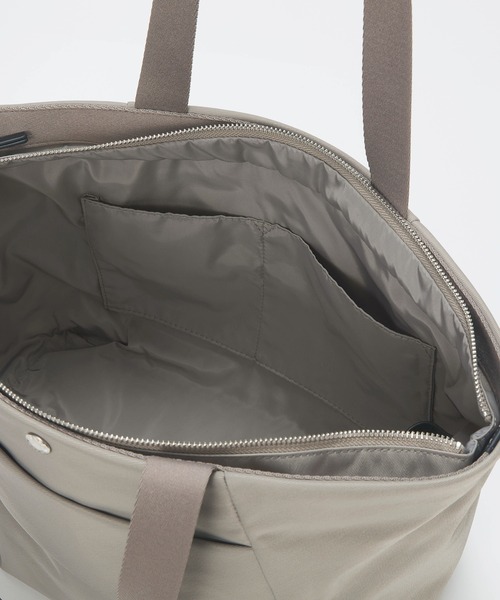 Breath TOPKAPI(ブレストプカピ)の「【Breath TOPKAPI】SLANT スラント ナイロン ユーティリティ トートバッグ A4 / 軽量(トートバッグ・レディース・ブラック/グレー/ブラウン・FREE)」の19枚目の写真