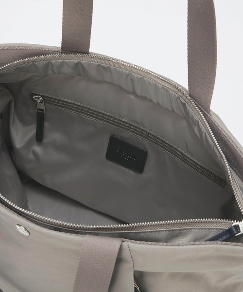 Breath TOPKAPI(ブレストプカピ)の「【Breath TOPKAPI】SLANT スラント ナイロン ユーティリティ トートバッグ A4 / 軽量(トートバッグ・レディース・ブラック/グレー/ブラウン・FREE)」の21枚目の写真