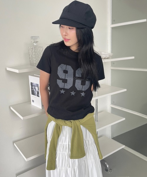 UNE MANSION(ユヌマンション)の「ヴィンテージ風ナンバリングデザインTシャツカットソー(Tシャツ/カットソー・レディース・レッド/ホワイト/ブラック・FREE)」の3枚目の写真
