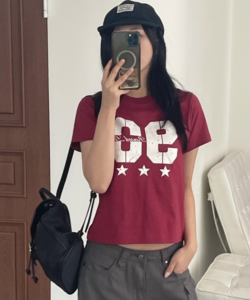 UNE MANSION(ユヌマンション)の「ヴィンテージ風ナンバリングデザインTシャツカットソー(Tシャツ/カットソー・レディース・レッド/ホワイト/ブラック・FREE)」の20枚目の写真