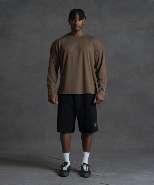 PHERMENON(フェルメノン)の「ルーズフィットリブロングスリーブ - ブラウン(Tシャツ/カットソー・メンズ・ブラウン・1/2/3)」の2枚目の写真