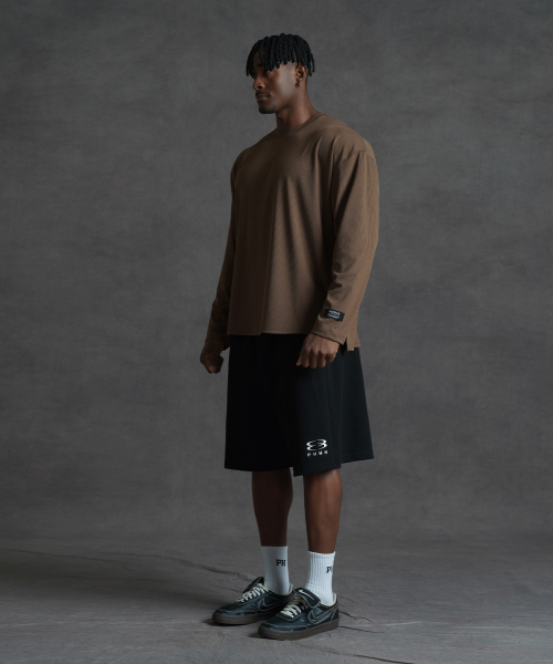PHERMENON(フェルメノン)の「ルーズフィットリブロングスリーブ - ブラウン(Tシャツ/カットソー・メンズ・ブラウン・1/2/3)」の3枚目の写真