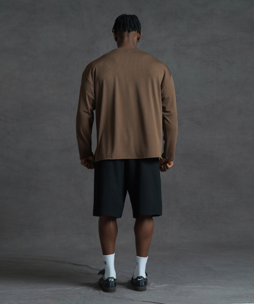 PHERMENON(フェルメノン)の「ルーズフィットリブロングスリーブ - ブラウン(Tシャツ/カットソー・メンズ・ブラウン・1/2/3)」の4枚目の写真