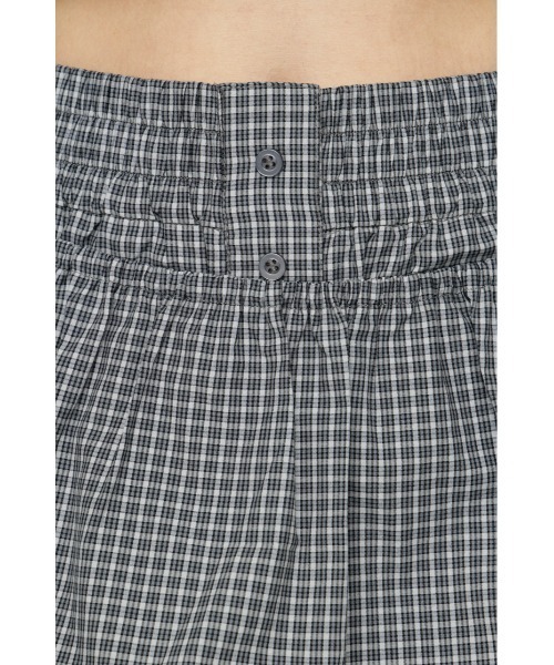 SLY(スライ)の「CHECK LAYERED S/PT チェックレイヤードショートパンツ 春服 夏服(スラックス・レディース・マルチ/ブラック・1/0)」の14枚目の写真