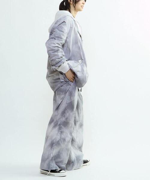 CONVERSE TOKYO(コンバーストウキョウ)の「TIE DYED NYLON WIDE PANTS(その他パンツ・レディース・ライトグレー/ブルー/ブラック・SMALL/MEDIUM)」の10枚目の写真