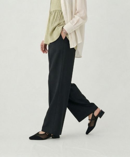 GLOBAL WORK(グローバルワーク)の「ウツクシDRYワイドストレートパンツ/636547(その他パンツ・レディース・チャコールグレー/グレイッシュベージュ/ブラック/ダークブルー/ダークブラウン・S-Long/XX-LARGE/L-Long/LARGE/X-SMALL/MEDIUM/SMALL/M-Long/X-LARGE/XL-Long)」の19枚目の写真