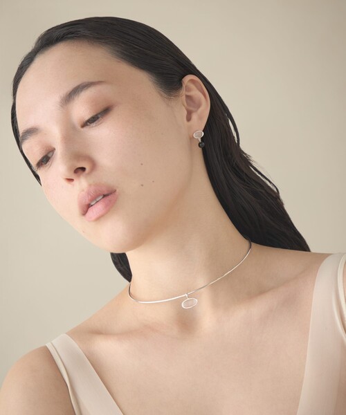 ete bijoux（エテビジュー）の「[スフィア] クォーツ チョーカー（ネックレス・レディース・シルバー・FREE）」の5枚目の写真