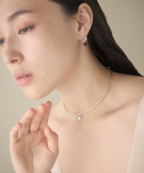 ete bijoux（エテビジュー）の「[スフィア] クォーツ チョーカー（ネックレス・レディース・シルバー・FREE）」の4枚目の写真