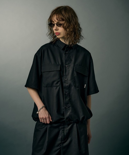 WETTEMPT(ウィテンプト)の「FUNCTIONAL DOUBLE POCKET SHIRT / ファンクショナルダブルポケットシャツ(シャツ/ブラウス・メンズ・ブラック/チャコールグレー・LARGE/MEDIUM/SMALL)」の5枚目の写真