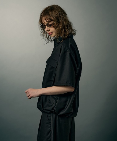 WETTEMPT(ウィテンプト)の「FUNCTIONAL DOUBLE POCKET SHIRT / ファンクショナルダブルポケットシャツ(シャツ/ブラウス・メンズ・ブラック/チャコールグレー・LARGE/MEDIUM/SMALL)」の7枚目の写真