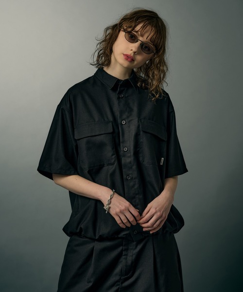 WETTEMPT(ウィテンプト)の「FUNCTIONAL DOUBLE POCKET SHIRT / ファンクショナルダブルポケットシャツ(シャツ/ブラウス・メンズ・ブラック/チャコールグレー・LARGE/MEDIUM/SMALL)」の9枚目の写真