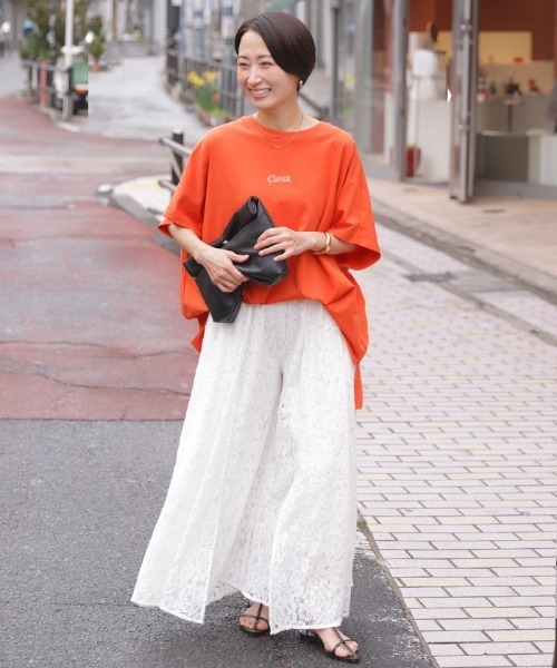 Bee Bouquet（ビーブーケ）の「オーバーサイズロゴTシャツ（Tシャツ/カットソー・レディース・ダークグレー/ホワイト/オレンジ/ブラック・FREE）」の15枚目の写真