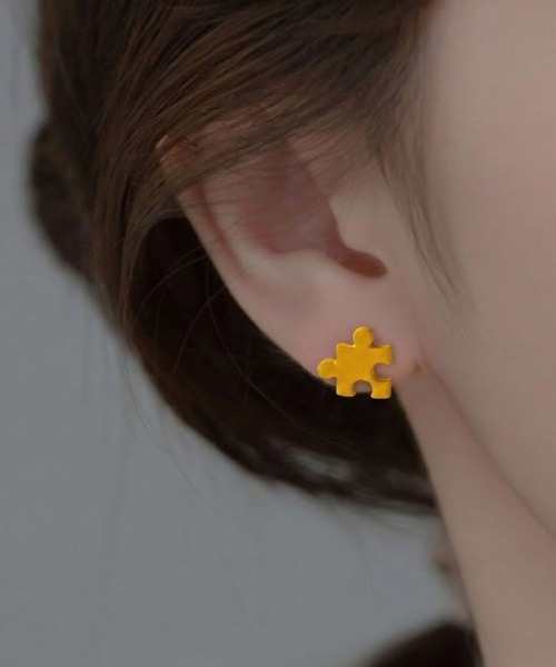 yu-ka（ユーカ）の「YU-KA:パズルピースモチーフピアス Puzzle piece motif earrings（ピアス（両耳用）・レディース・シルバー・FREE）」の5枚目の写真