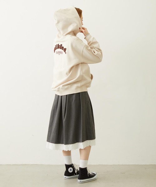 MILKFED.(ミルクフェド)の「COOPER ARCH LOGO SWEAT HOODIE(パーカー・レディース・アッシュ/グリーン/オフホワイト・M/L)」の6枚目の写真