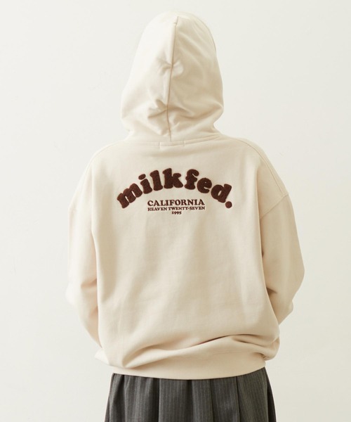 MILKFED.(ミルクフェド)の「COOPER ARCH LOGO SWEAT HOODIE(パーカー・レディース・アッシュ/グリーン/オフホワイト・M/L)」の9枚目の写真