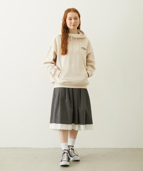 MILKFED.(ミルクフェド)の「COOPER ARCH LOGO SWEAT HOODIE(パーカー・レディース・アッシュ/グリーン/オフホワイト・M/L)」の10枚目の写真