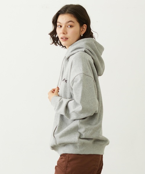 MILKFED.(ミルクフェド)の「COOPER ARCH LOGO SWEAT HOODIE(パーカー・レディース・アッシュ/グリーン/オフホワイト・M/L)」の21枚目の写真
